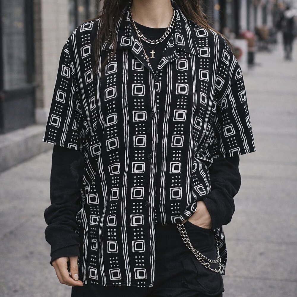 Vintage Black White Patterned Shirt Boxy Petite Large Graphic Retro